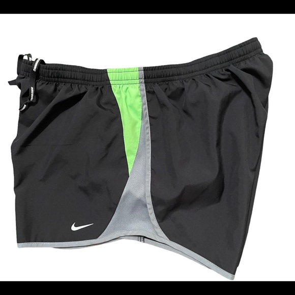 Women’s Nike Dri-Fit Running shorts - Size XL - NWOT - Picture 7 of 10